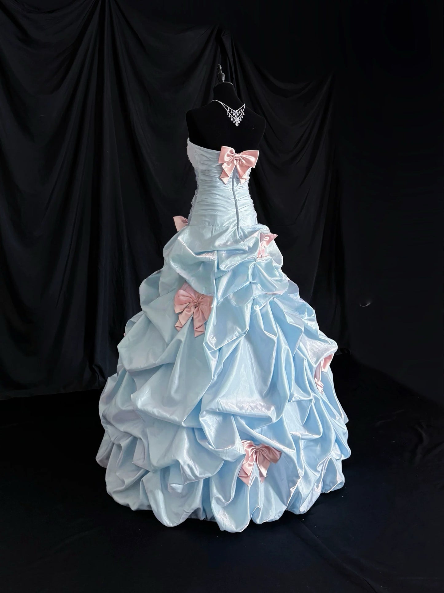 Robe de Quinceanera bleue coupe trapèze avec nœud et cœur J8428