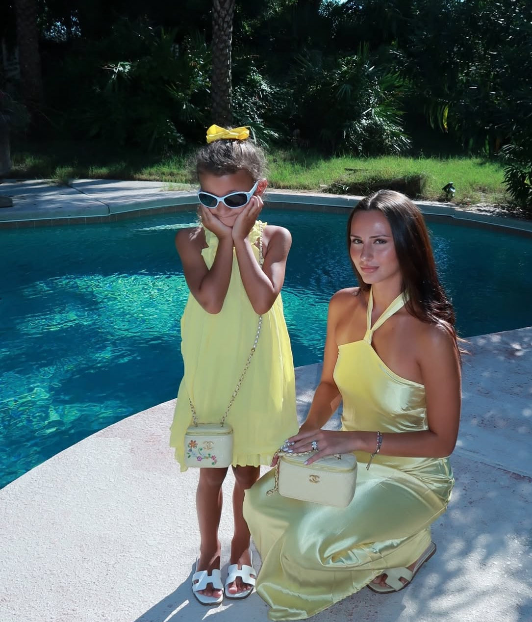 Neckholder A-Linie Langes Ballkleid Gelb Satin Hochzeitsgastkleid J8029