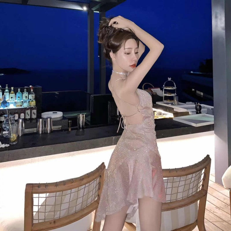 Robe courte brillante à bretelles spaghetti et dos nu, style fourreau chic, 569