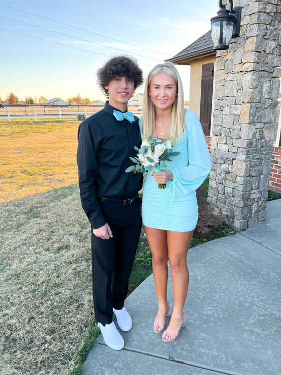 Langärmliges Etuikleid aus Chiffon für den Heimkehr 2522