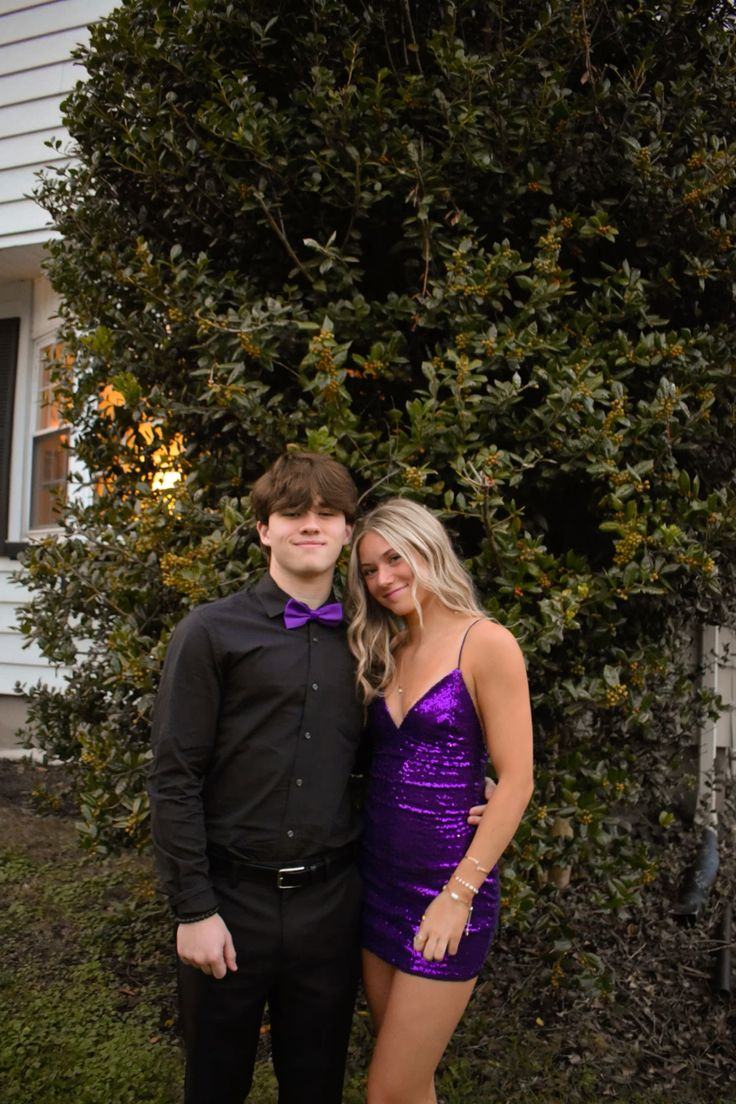 Robe fourreau violette brillante à bretelles spaghetti 2526