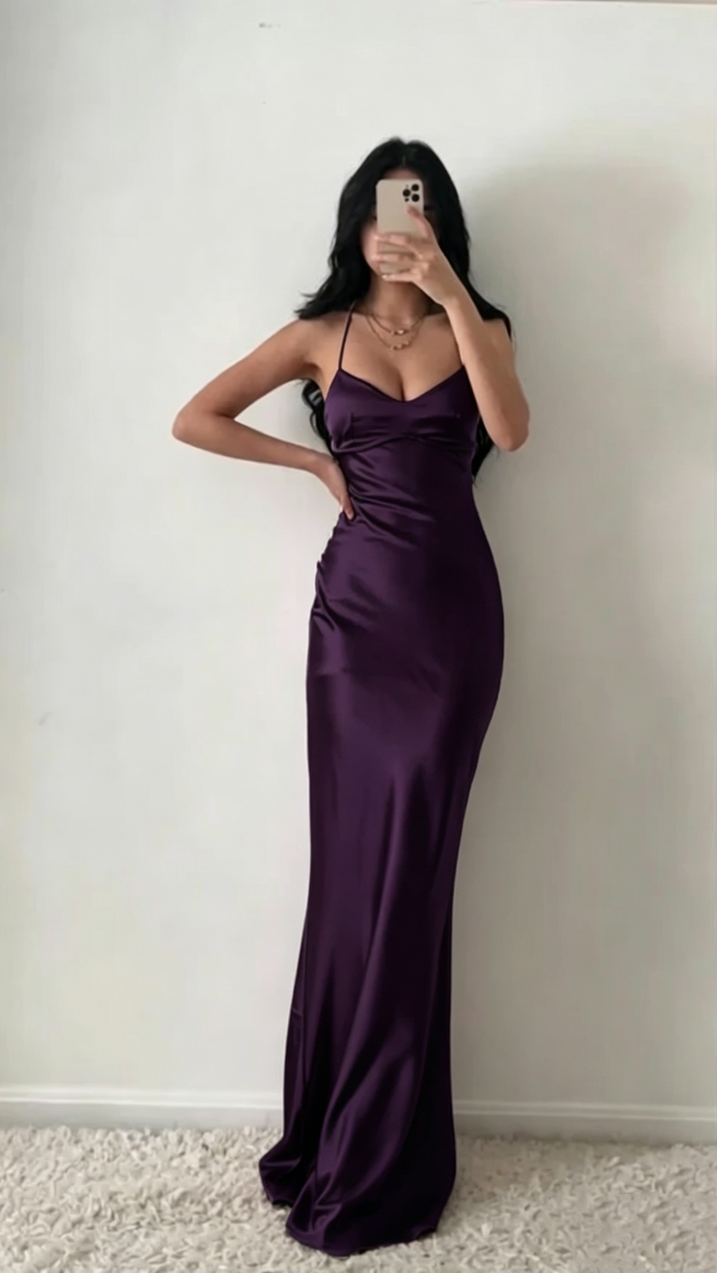 Langes, rückenfreies, ärmelloses Satin-Abendkleid in Rosa (Modell 2271)