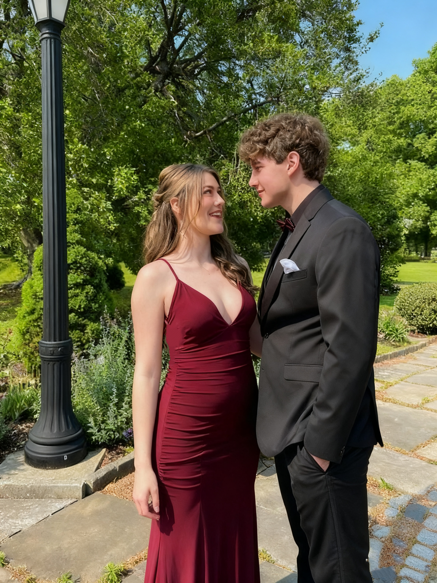 Robe de bal sirène bordeaux à col en V, longue et élégante, tenue de soirée 2503