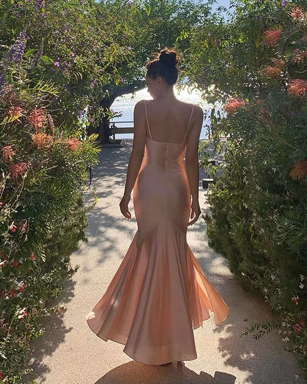 Robe de bal sirène rose en satin à bretelles spaghetti J2749