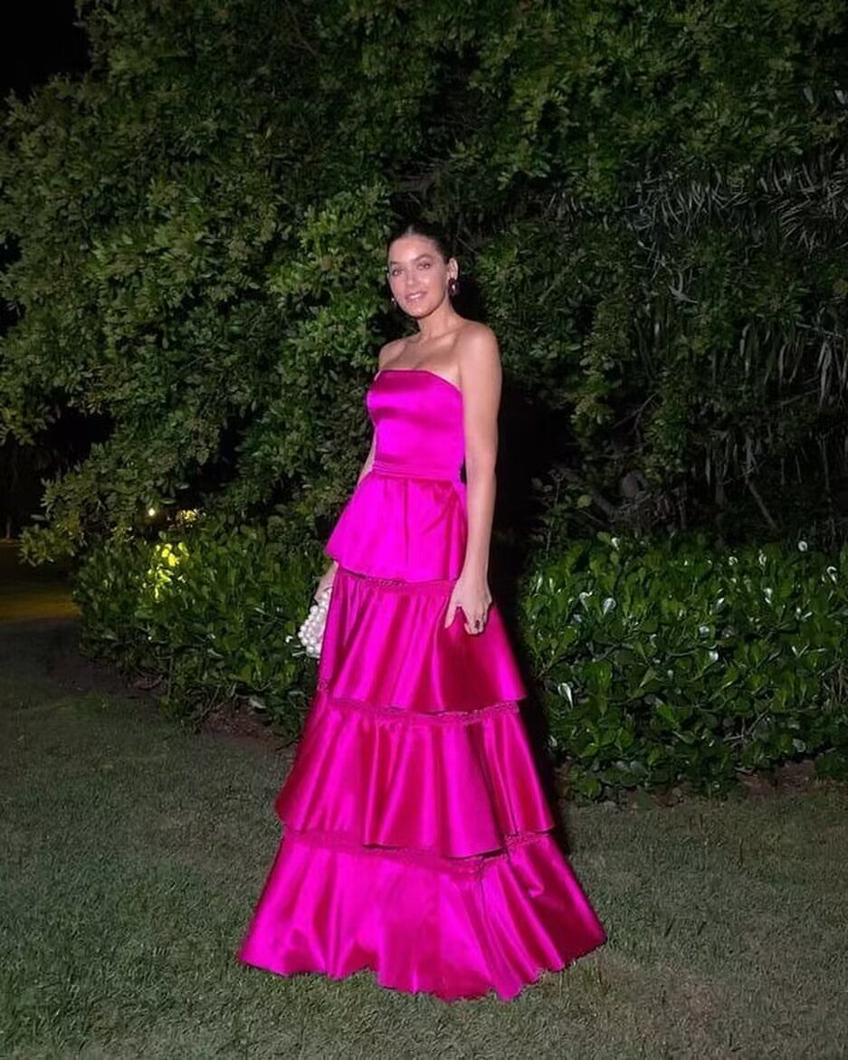 Trägerloses, langes Ballkleid in Pink mit A-Linie J2879