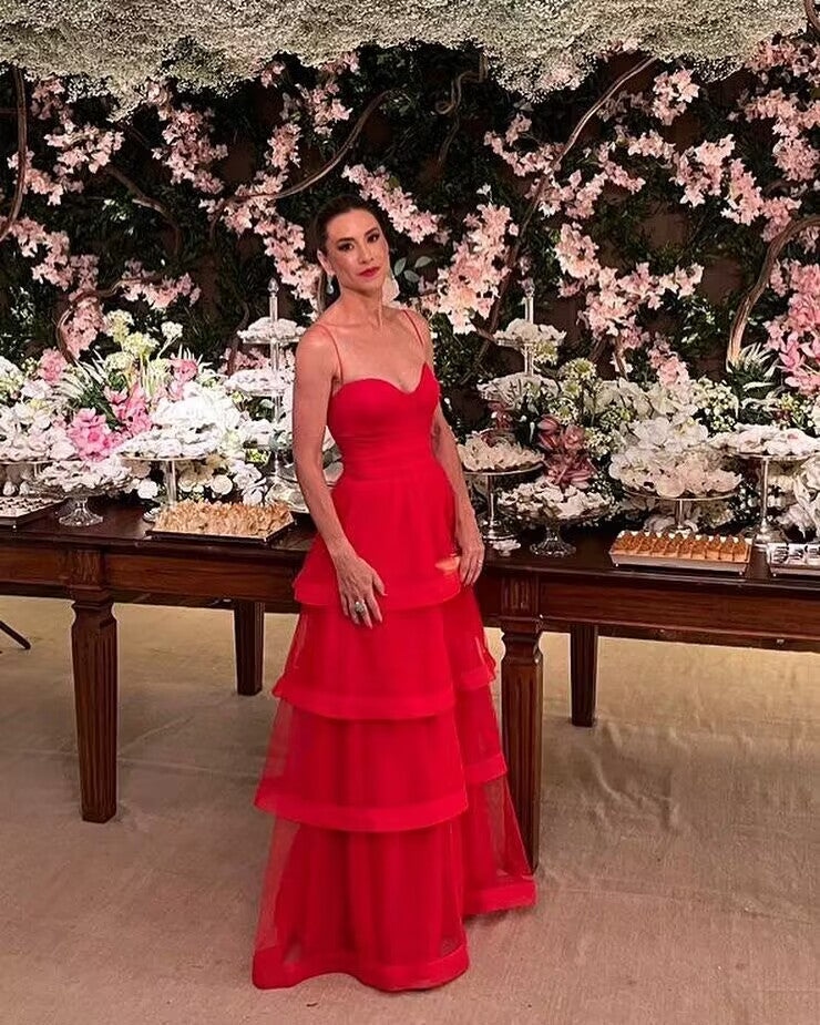 Robe de bal longue rouge trapèze élégante à volants J2914