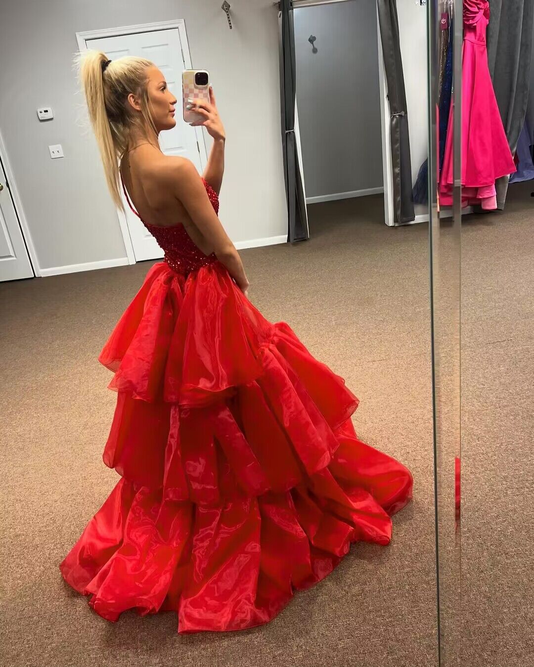Robe de bal longue rouge à sequins et fente asymétrique, coupe trapèze, J2916