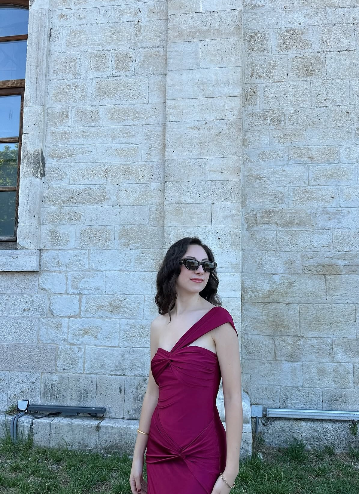 Robe de soirée fourreau asymétrique en satin pour invité de mariage J7151