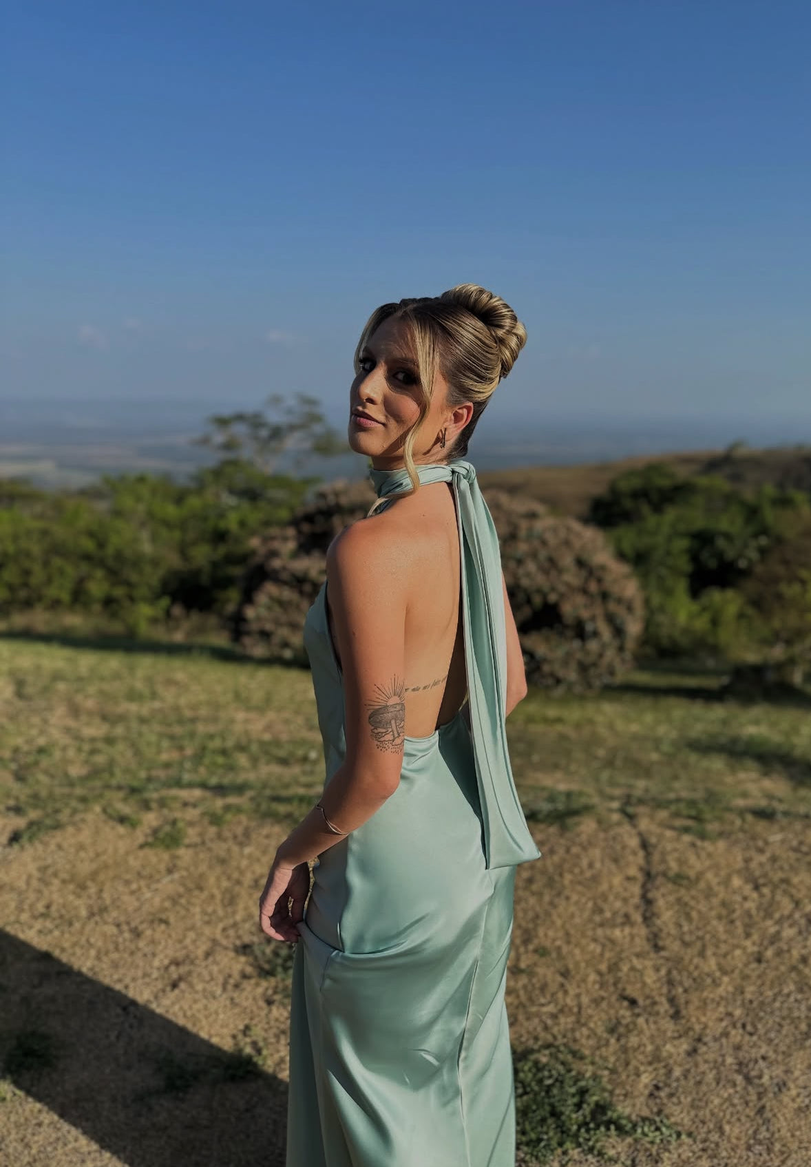 Rosa Etuikleid, lang, mit Seitenschlitz, Satin, formelles Kleid J8820