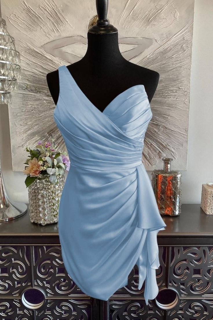 Himmelblaues One-Shoulder-Heimkehrkleid mit Schlitz J7352