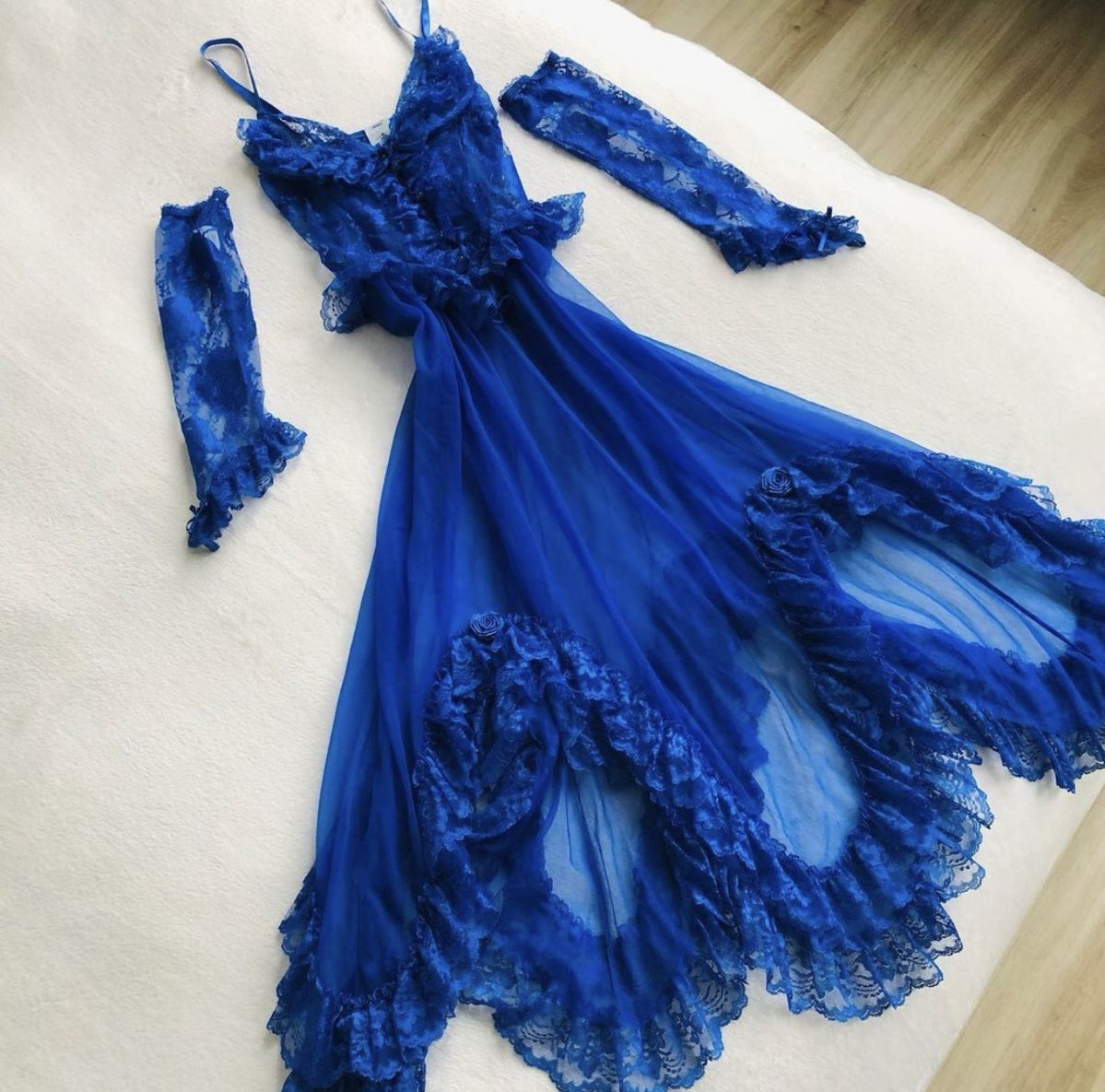 Spaghettiträger Königsblau A-Linie Spitze Ballkleid Abendkleid J8216