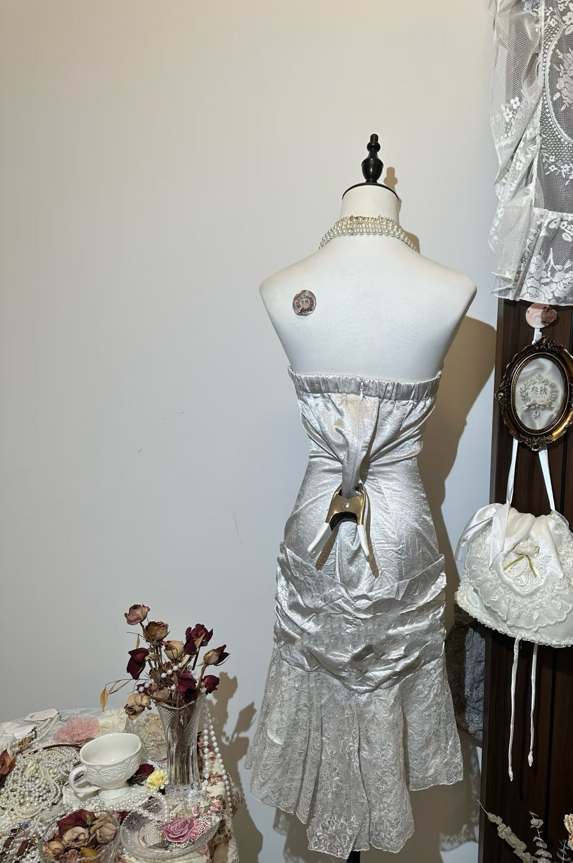 Robe sirène argentée en dentelle et satin, tenue d'anniversaire J7988