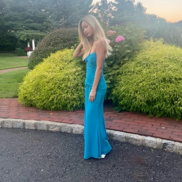 Blaues langes Ballkleid mit Herzausschnitt und Etuikleid J5864