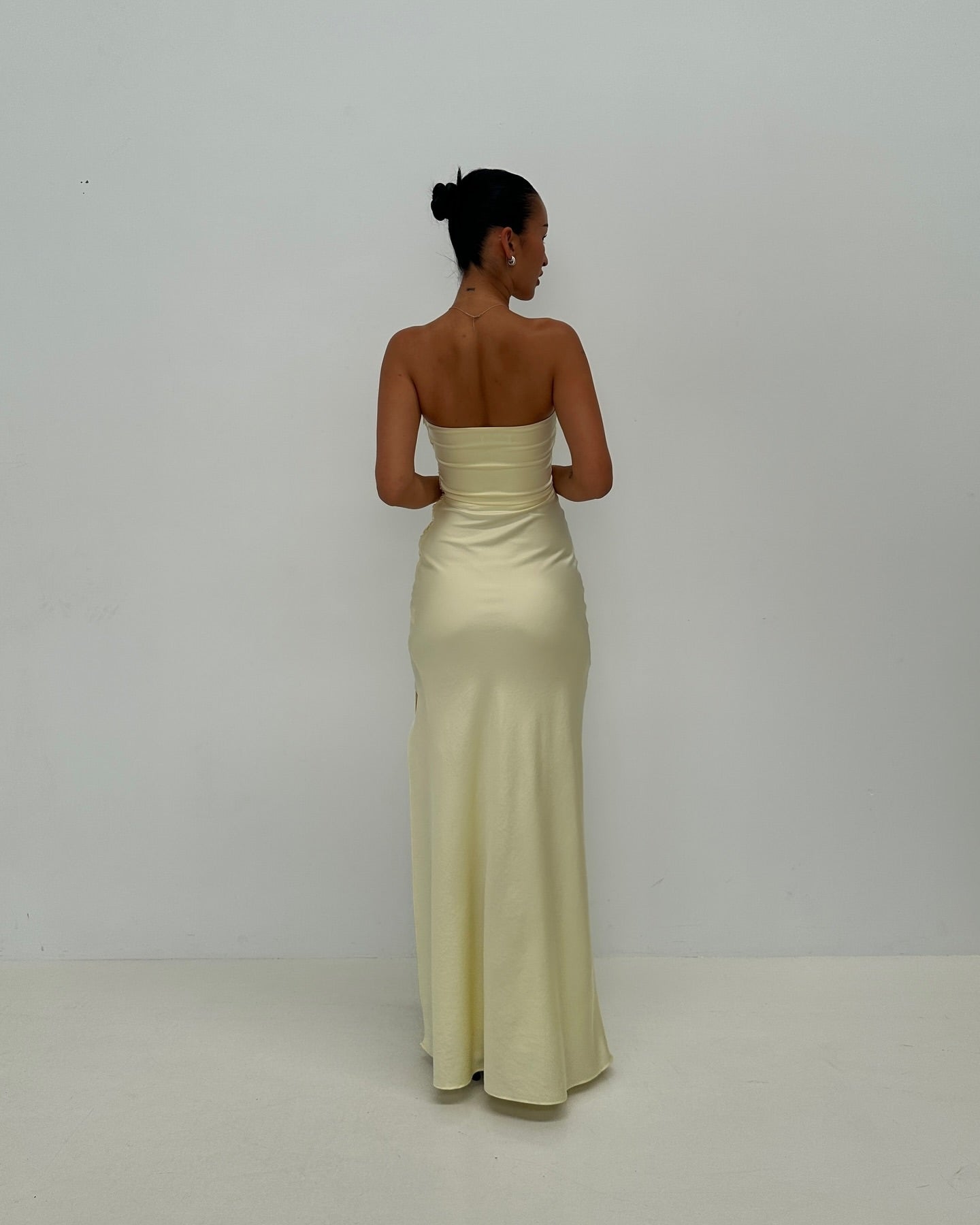 Robe de bal fourreau jaune à bretelles spaghetti, robe de soirée formelle J6189