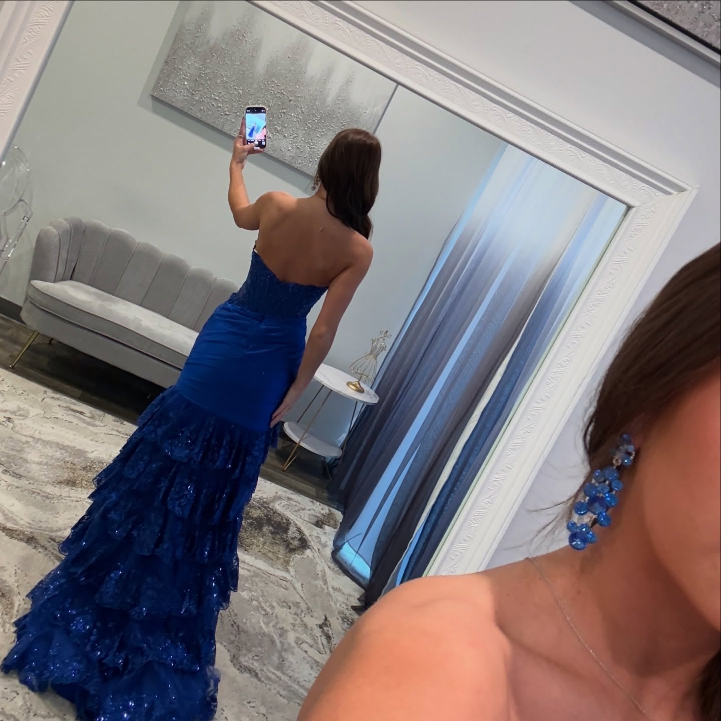 Robe de soirée en dentelle bleu roi à volants J6221