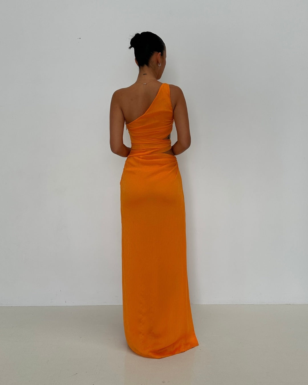 One-Shoulder-Satin-Brautjungfernkleider Einfaches Partykleid J6235