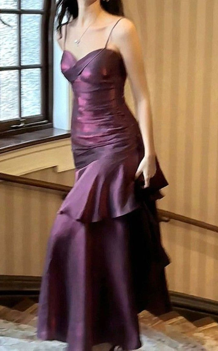 Spaghettiträger Rüschen Lila Ballkleid Stufen Geburtstagsoutfit J6400