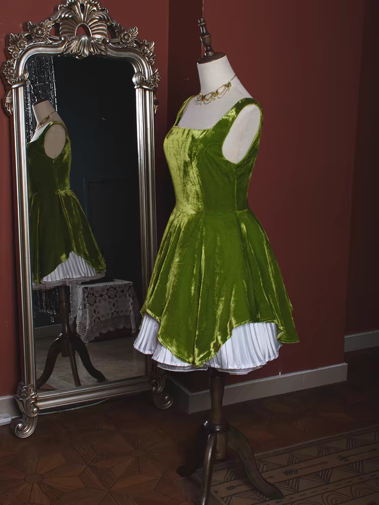 Robe de bal courte en velours vert coupe trapèze J6649