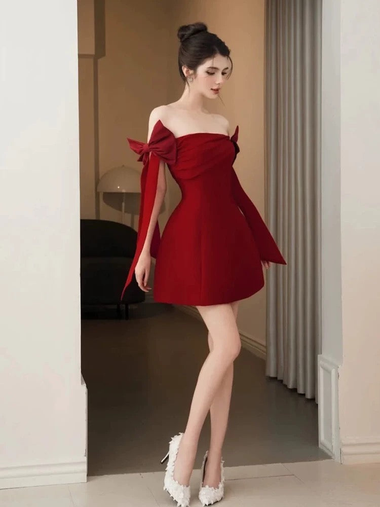 Schulterfreies A-Linien-Kurzes rotes Homecoming-Kleid Geburtstagskleid J7310