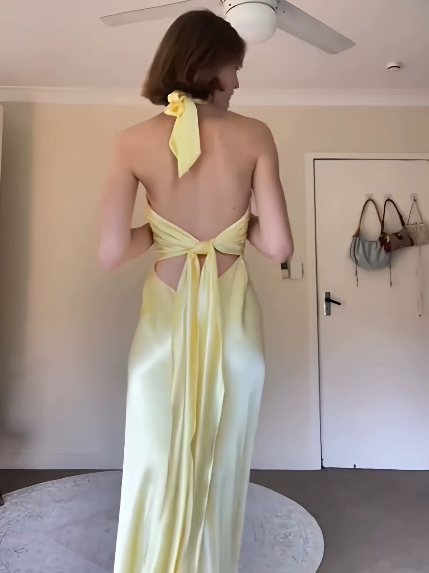 Robe de bal sirène jaune dos nu en satin J6489