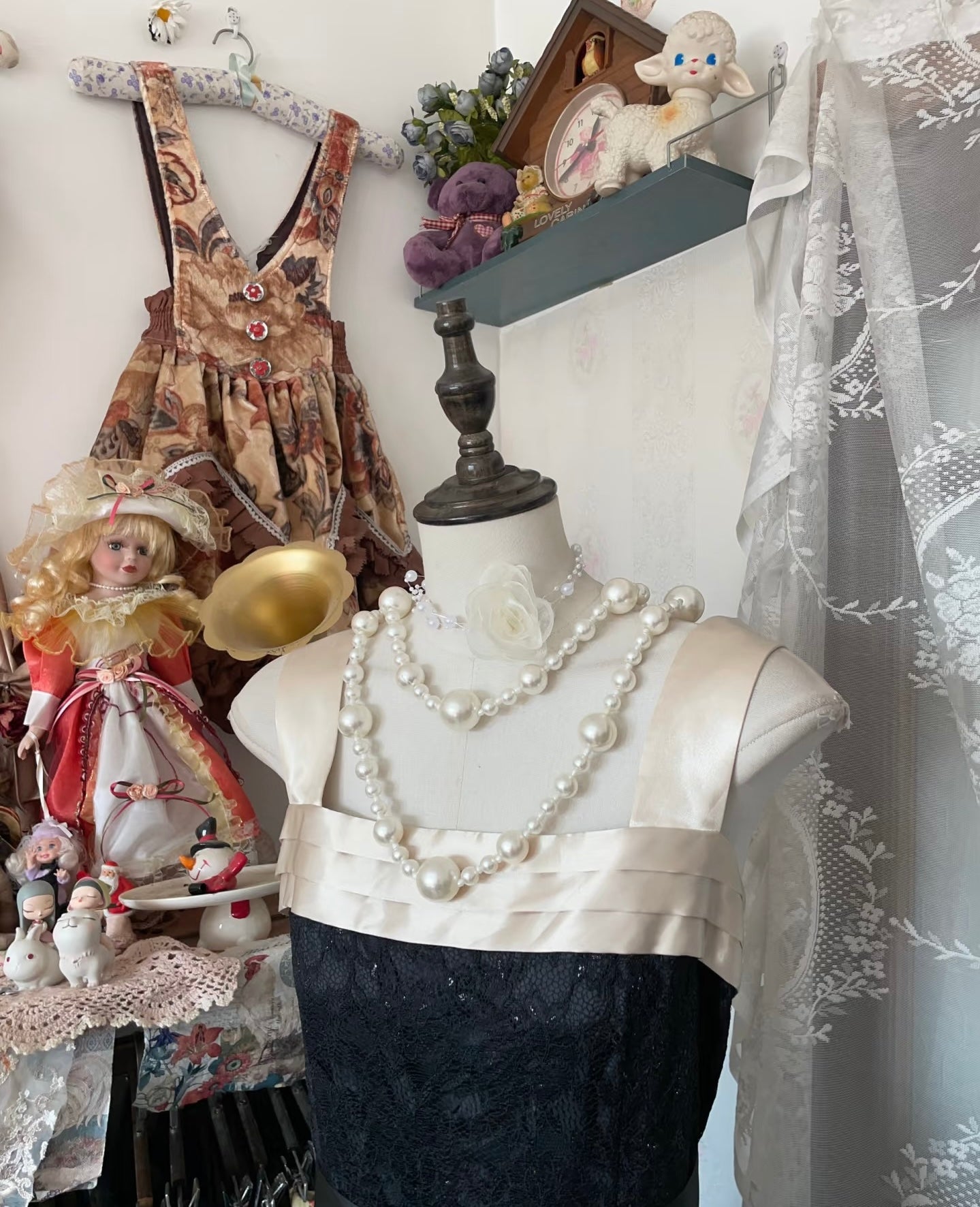 Robe de bal courte en dentelle noire, coupe trapèze, J6620