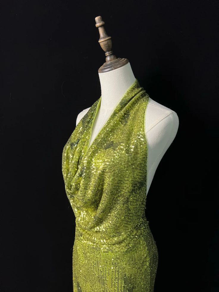 Robe de soirée longue sirène verte à paillettes et dos nu J6726