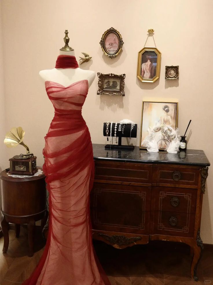 Trägerloses rotes Tüll-Meerjungfrau-Abendkleid, formelles Ballkleid J6732
