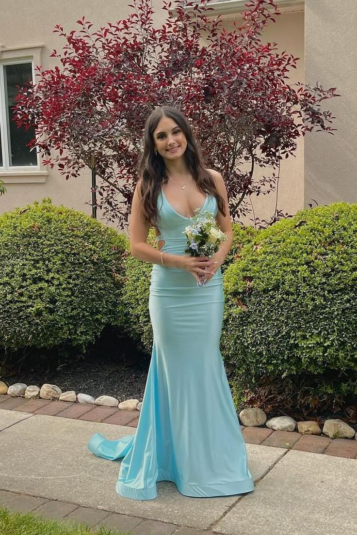 Meerjungfrau-Ballkleid aus blauem Satin mit V-Ausschnitt J6816