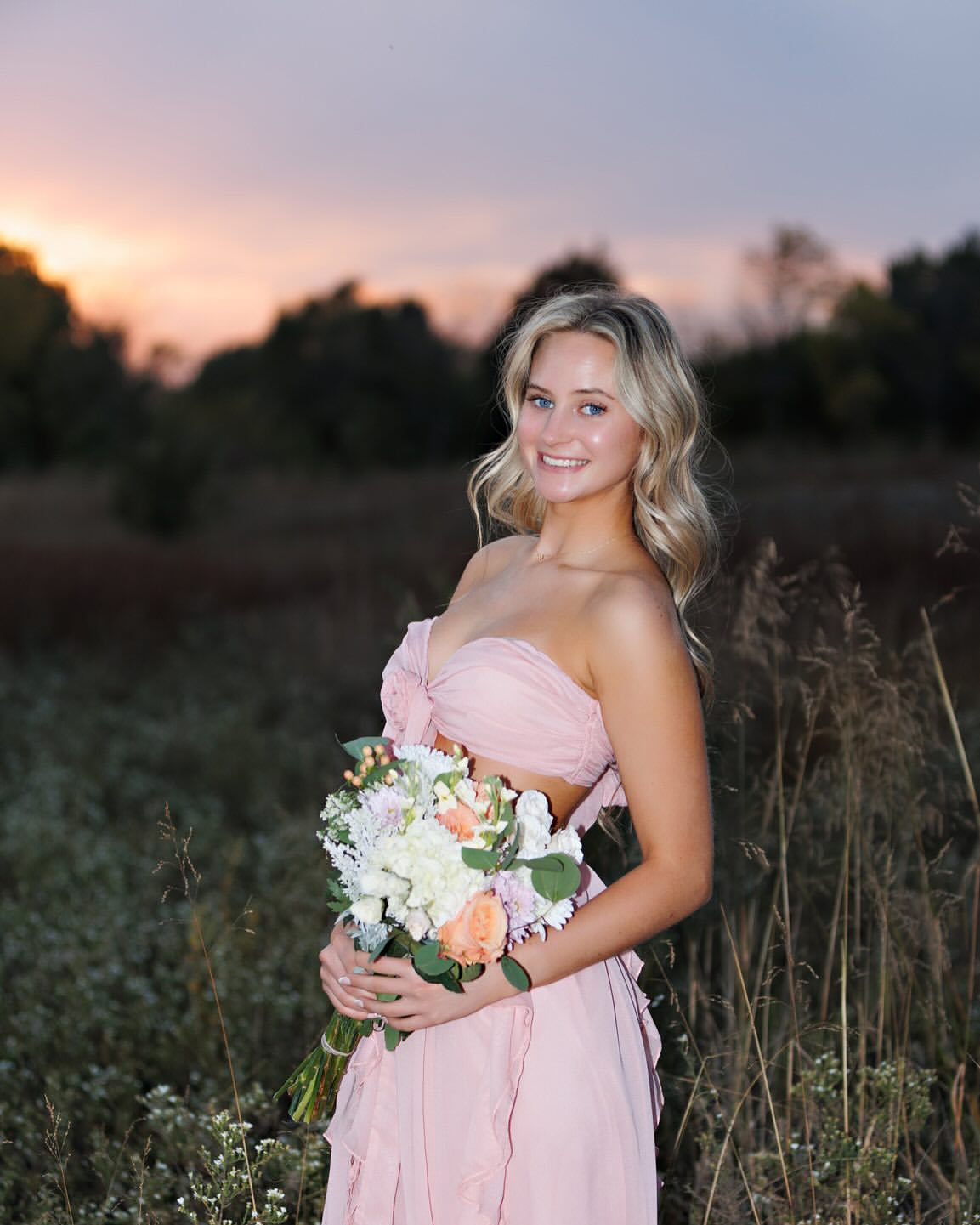 Rosa A-Linie Chiffon Ballkleid mit Herzausschnitt und Rüschen J6890