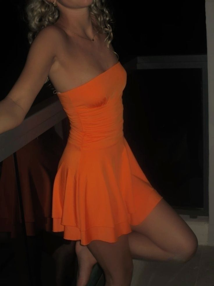 Robe de soirée courte orange coupe trapèze J6950
