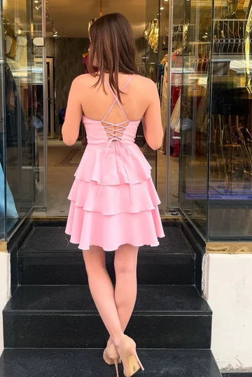 Robe de soirée trapèze en satin à volants J7692