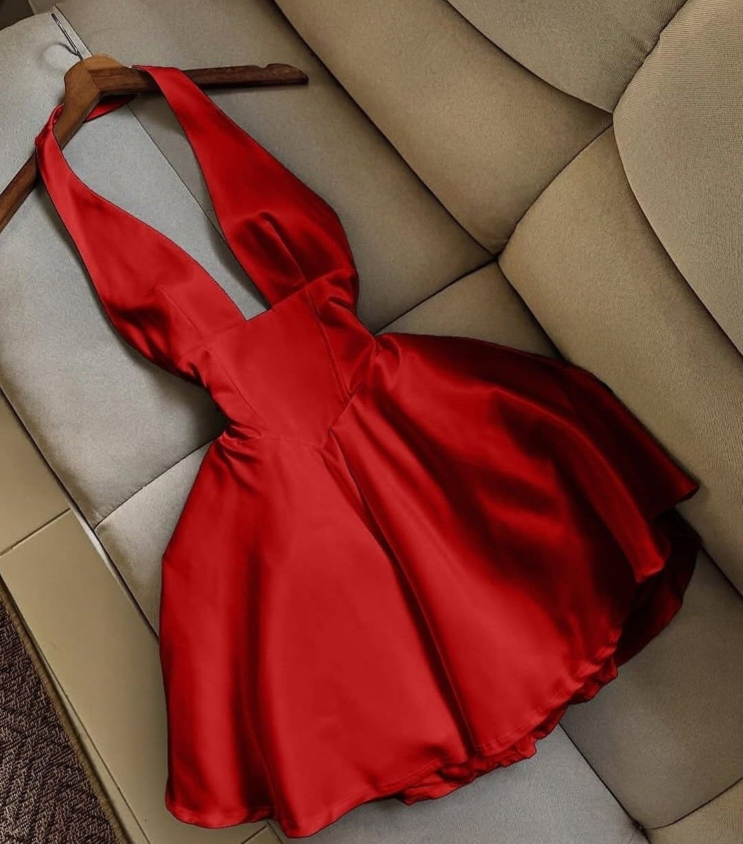 Rotes Neckholder-Satin-Cocktailkleid in A-Linie, sexy, kurzes Abschlusskleid für die Heimkehr, J8219