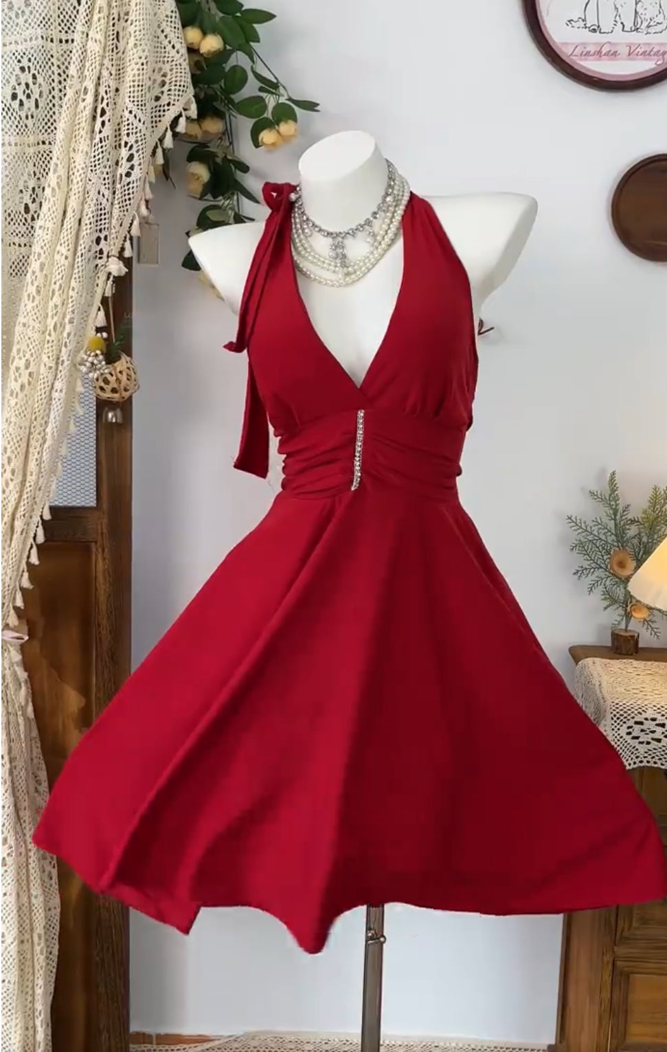 Neckholder A-Linie Rotes kurzes Ballkleid Homecoming-Kleid J8419