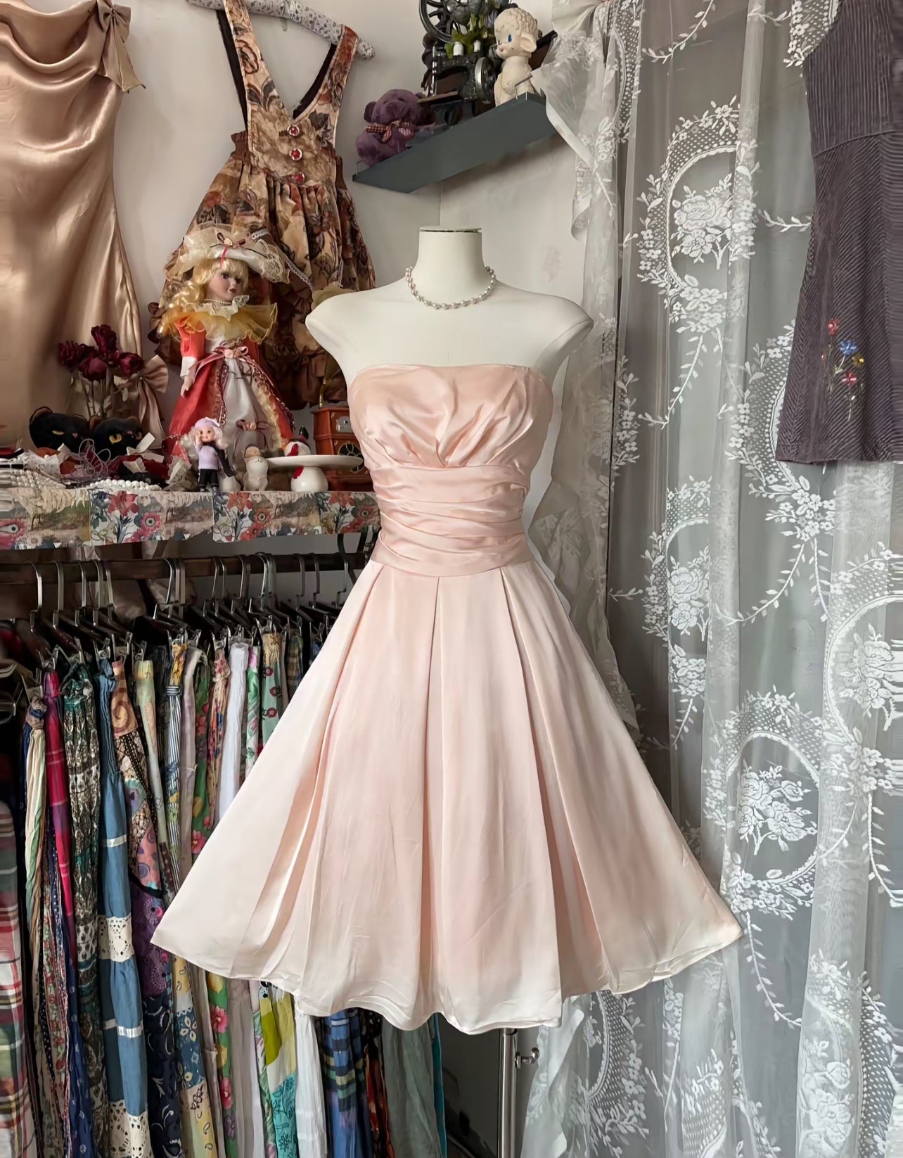 Robe de soirée formelle en satin rose coupe A J8445