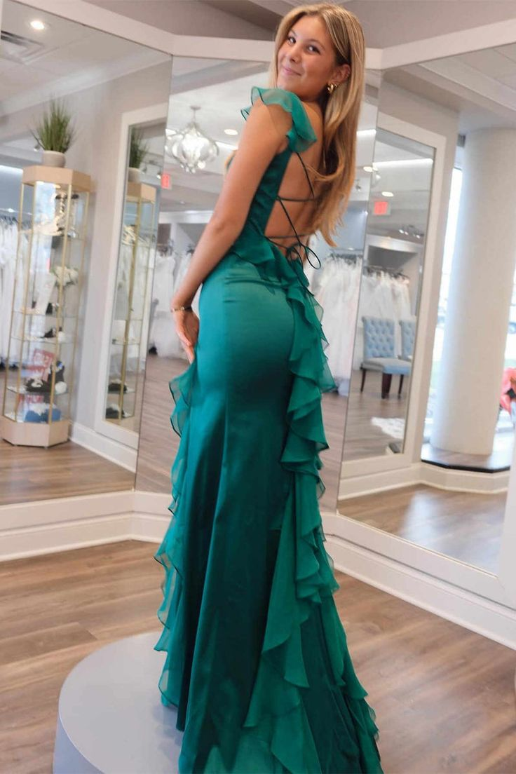 Robe de bal longue verte style sirène à volants et fente en satin 2484