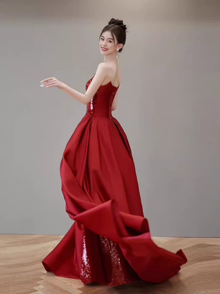 Robe de bal longue rouge bustier coupe trapèze avec fente J2832