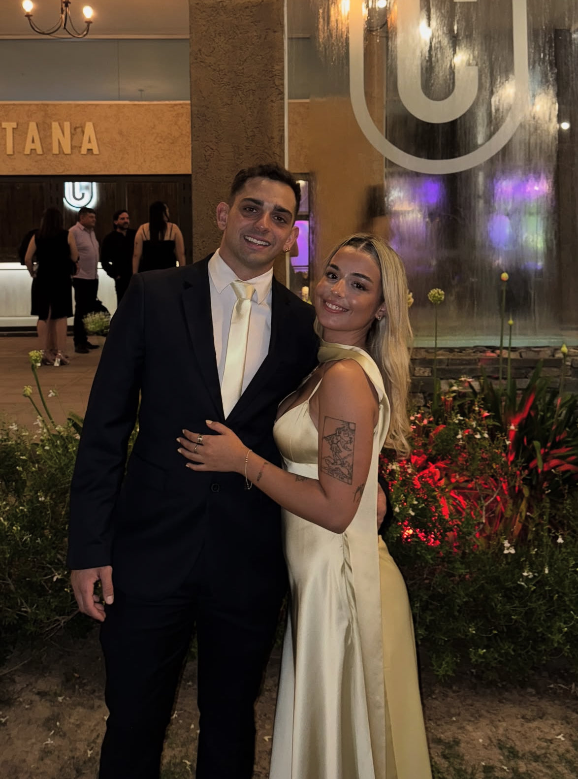 Robe de soirée fourreau noire sexy longue avec fente J8826