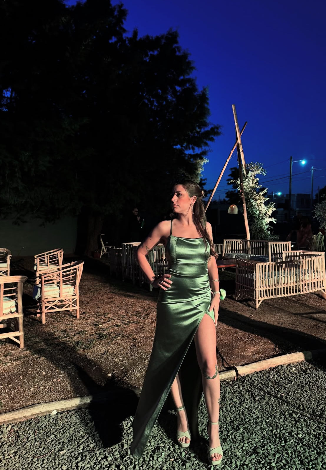 Robe de soirée fourreau noire sexy longue avec fente J8826