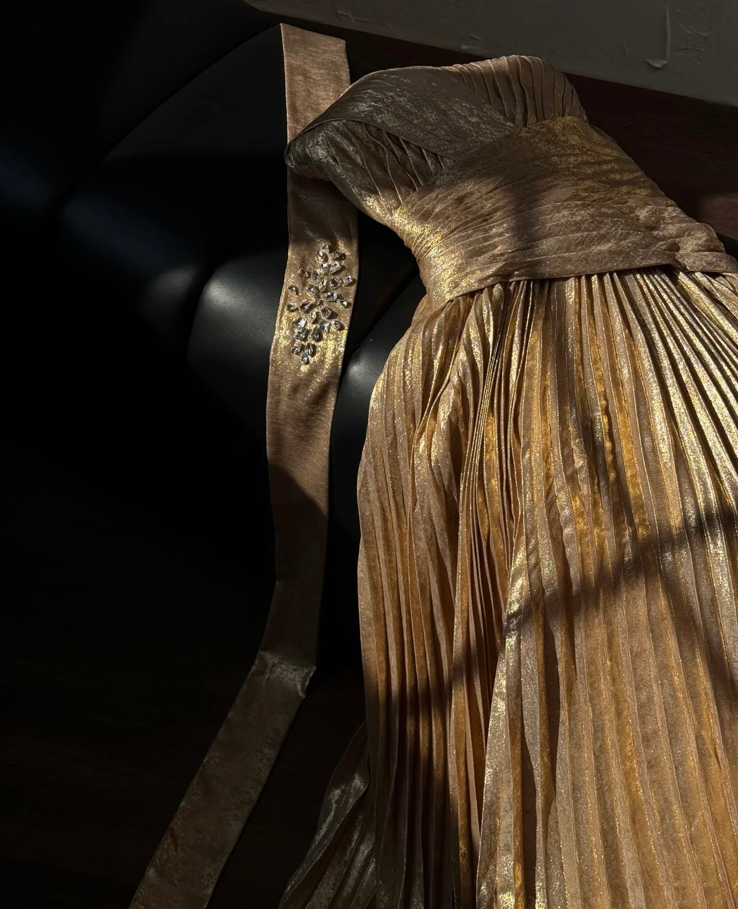 Robe de bal plissée dorée sans bretelles, robe de soirée formelle J9366
