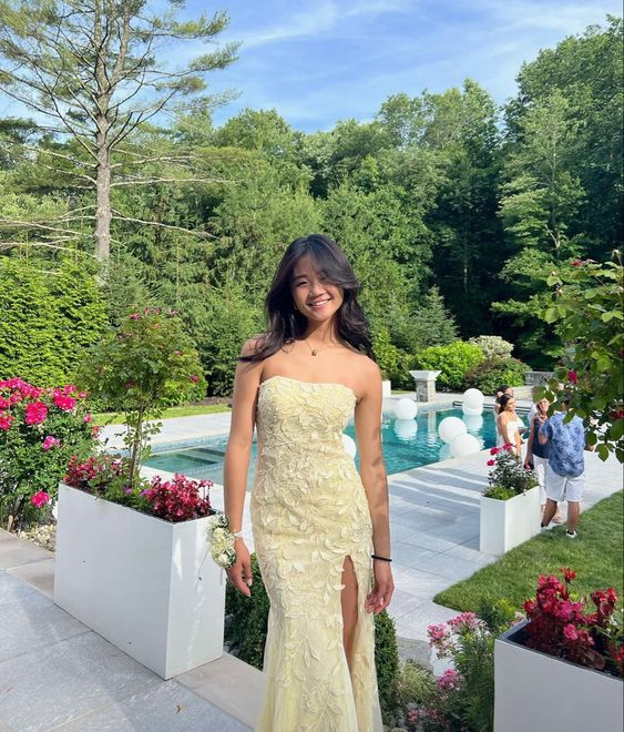 Robe de bal longue bustier en dentelle jaune avec fente sirène 2449