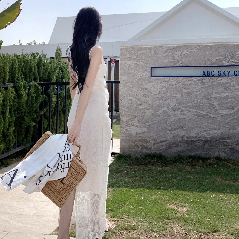 Robe rétro française sexy à col en V profond et bretelles spaghetti en dentelle 379