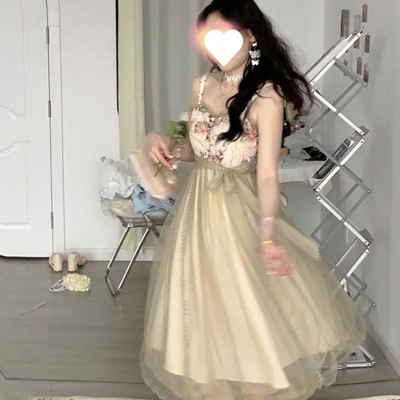 Robe d'été 2023 en dentelle imprimée taille haute à bretelles spaghetti 575