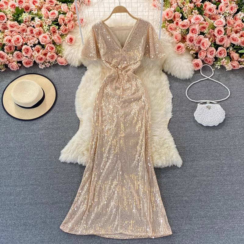 Meerjungfrau-Abendkleid mit V-Ausschnitt und Rüschen und Pailletten 984