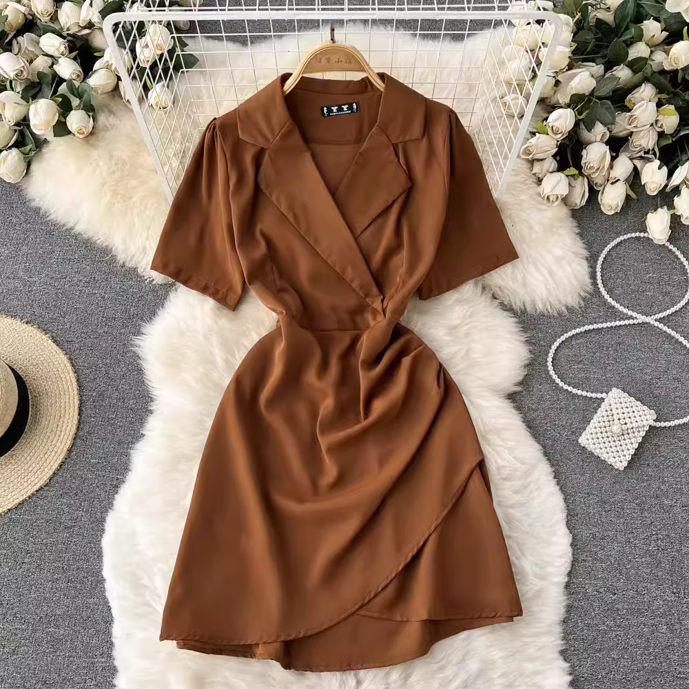 Sexy Sommerkleid mit V-Ausschnitt, unregelmäßigen Falten und kurzen Ärmeln 1210