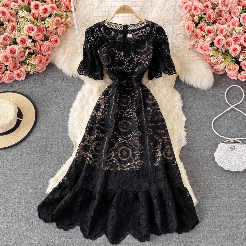 Sommer-Rundhalsausschnitt, hohles Spitzenkleid, eleganter, großer, schwingender langer Rock 1357