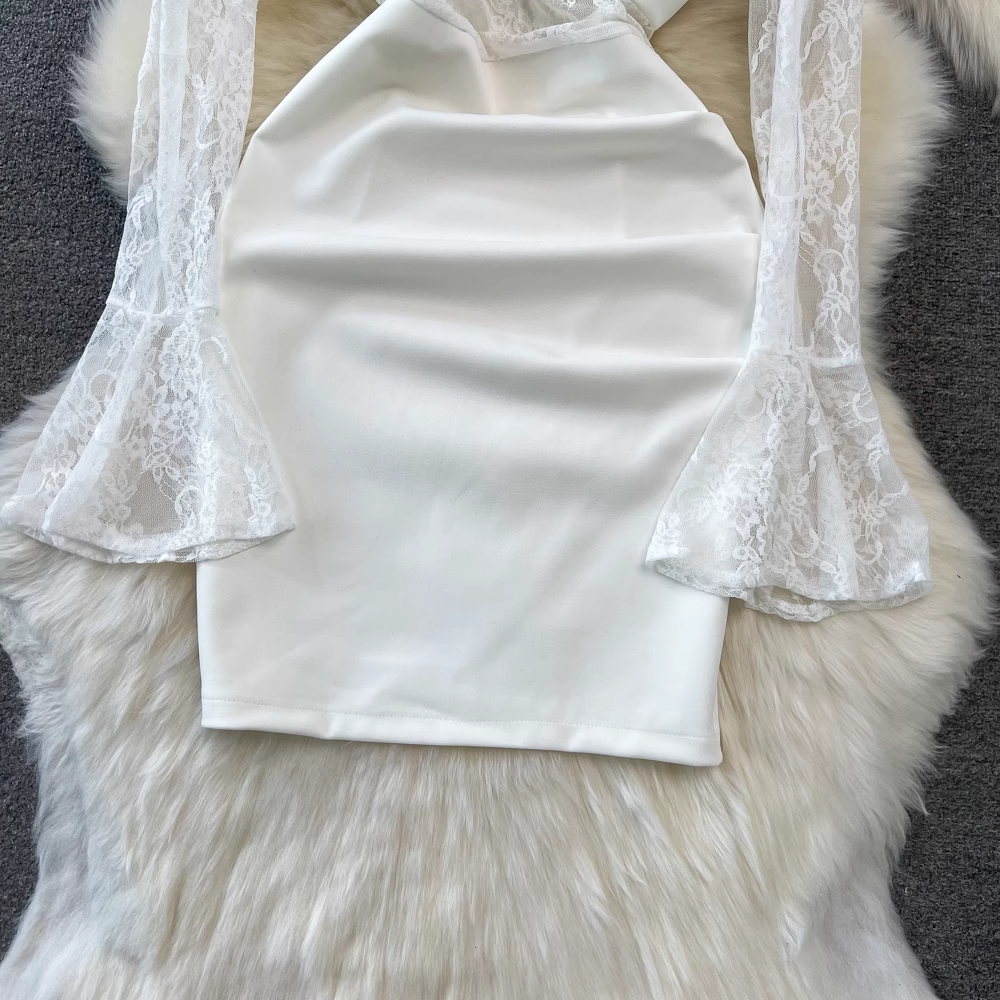 Robe à manches longues et col carré en dentelle pour le printemps et l'automne 1495