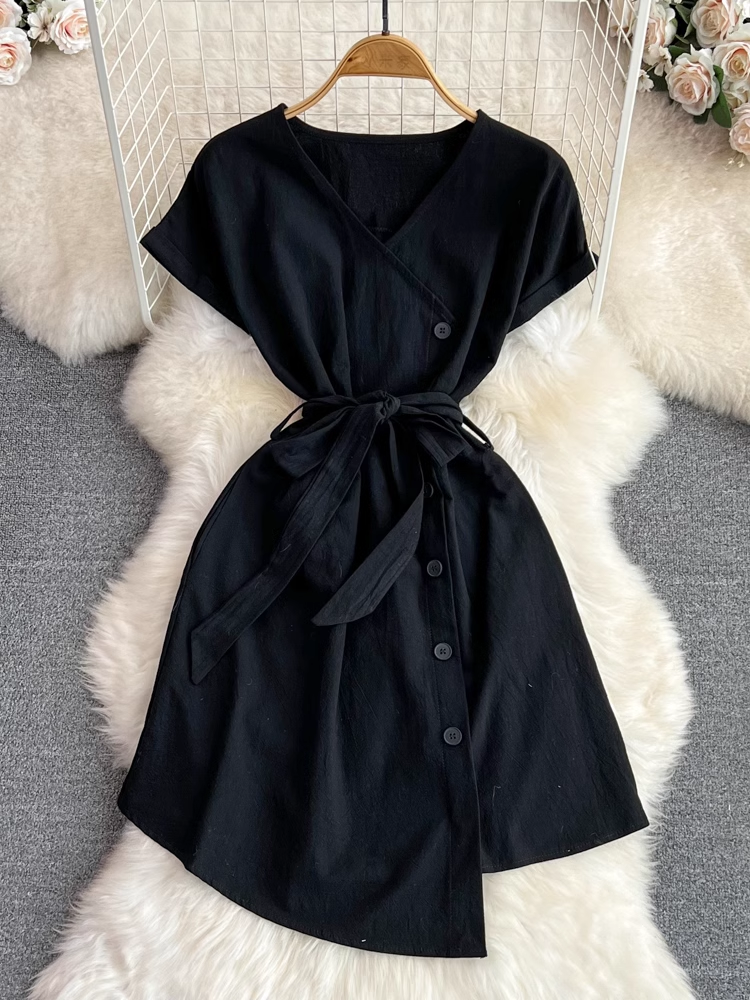 Süßes Sommer-Retro-Kleid mit kurzen Ärmeln und V-Ausschnitt in A-Linie 1629
