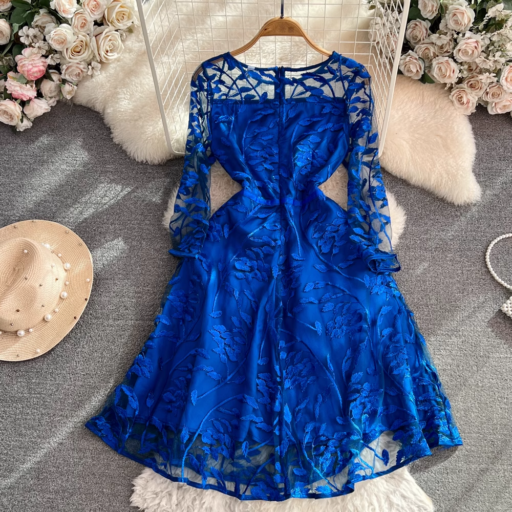 Robe mi-longue en maille brodée à manches longues et col rond, printemps et automne 1546