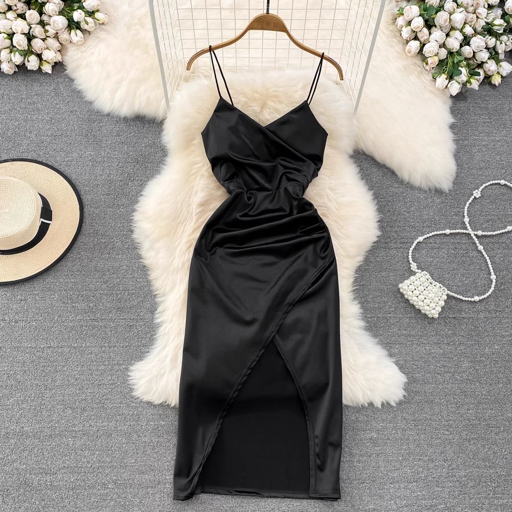 Sexy Spaghettiträger-Satin-Schlitzkleid 1616