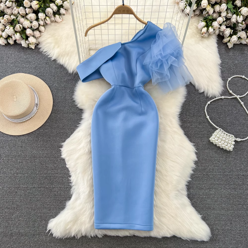 Robe de bal fourreau asymétrique, longueur moyenne, 1785